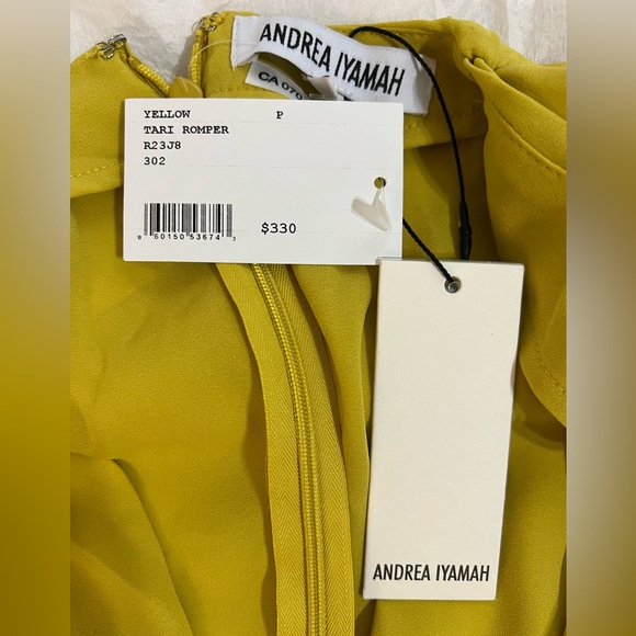 Andrean Iyama lemon ruffles shorts rompers - Picture 2 of 9